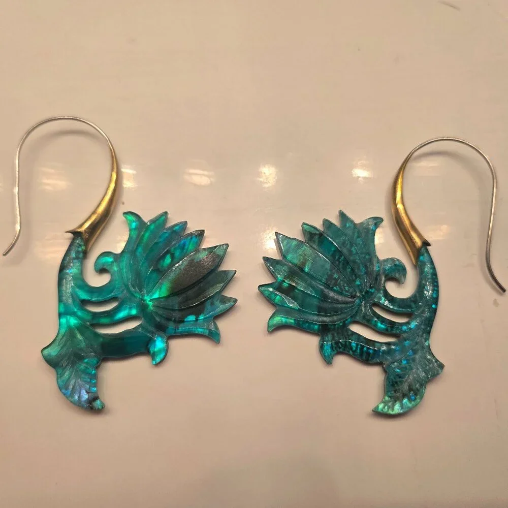 Abalone sea shell lotus flower earrings - Picture 10 of 15